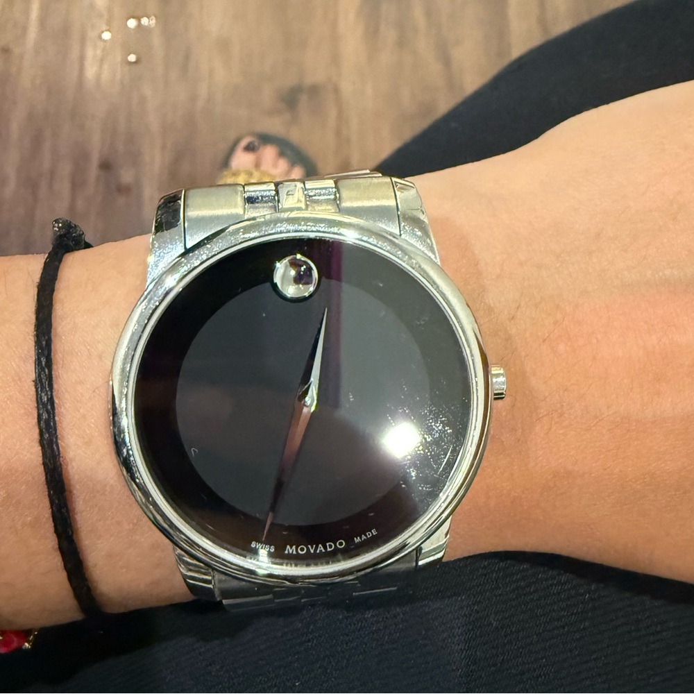 Stunning stainless steel Movado watch - preloved but good condition!!